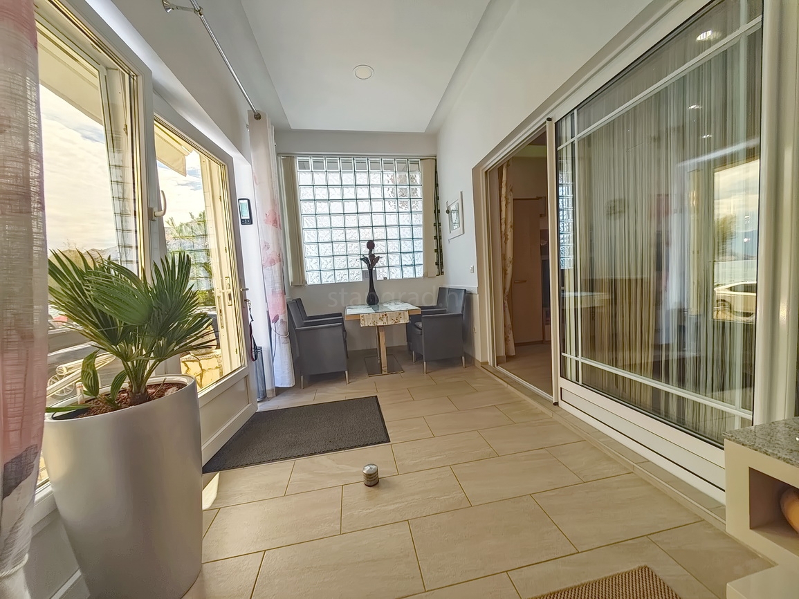 Baška, appartamento arredato prima fila al mare!