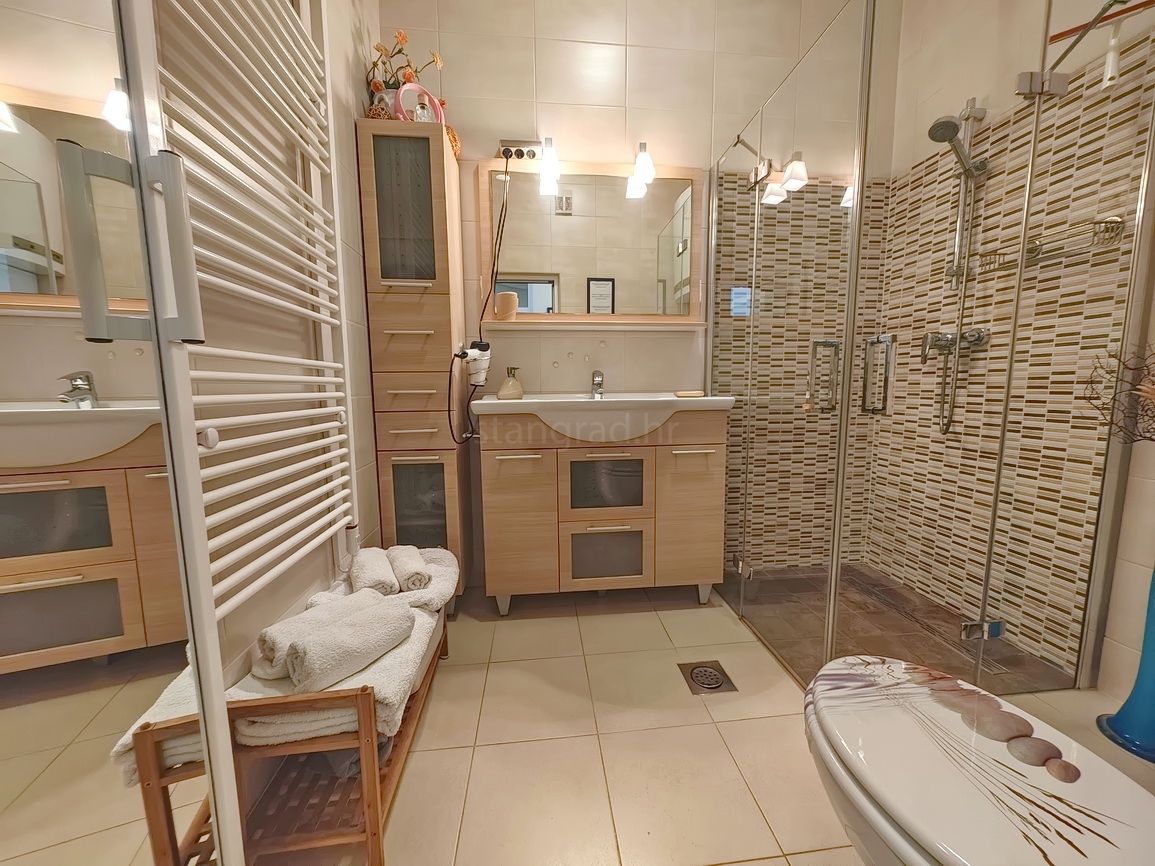 Baška, appartamento arredato prima fila al mare!