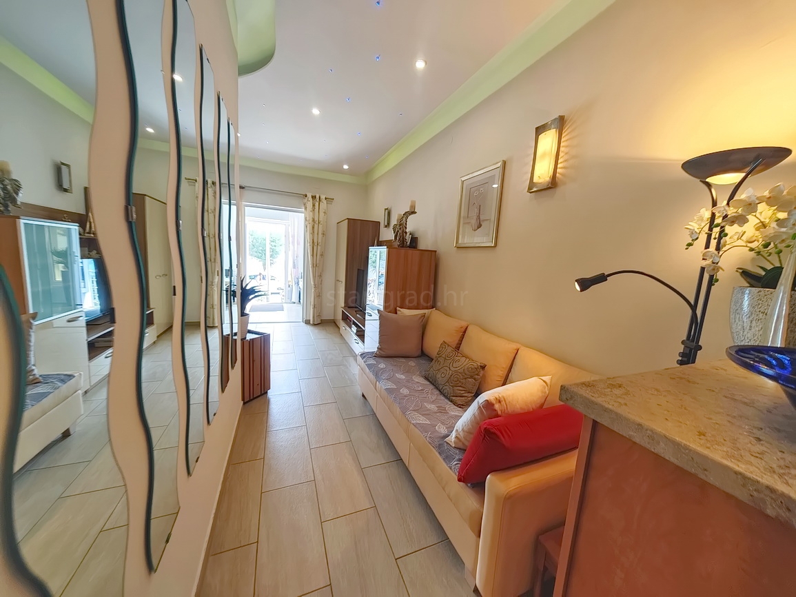 Baška, appartamento arredato prima fila al mare!