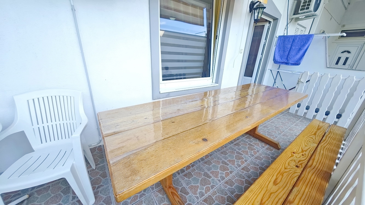 Njivice, 2 appartamenti al piano terra vicino al mare!