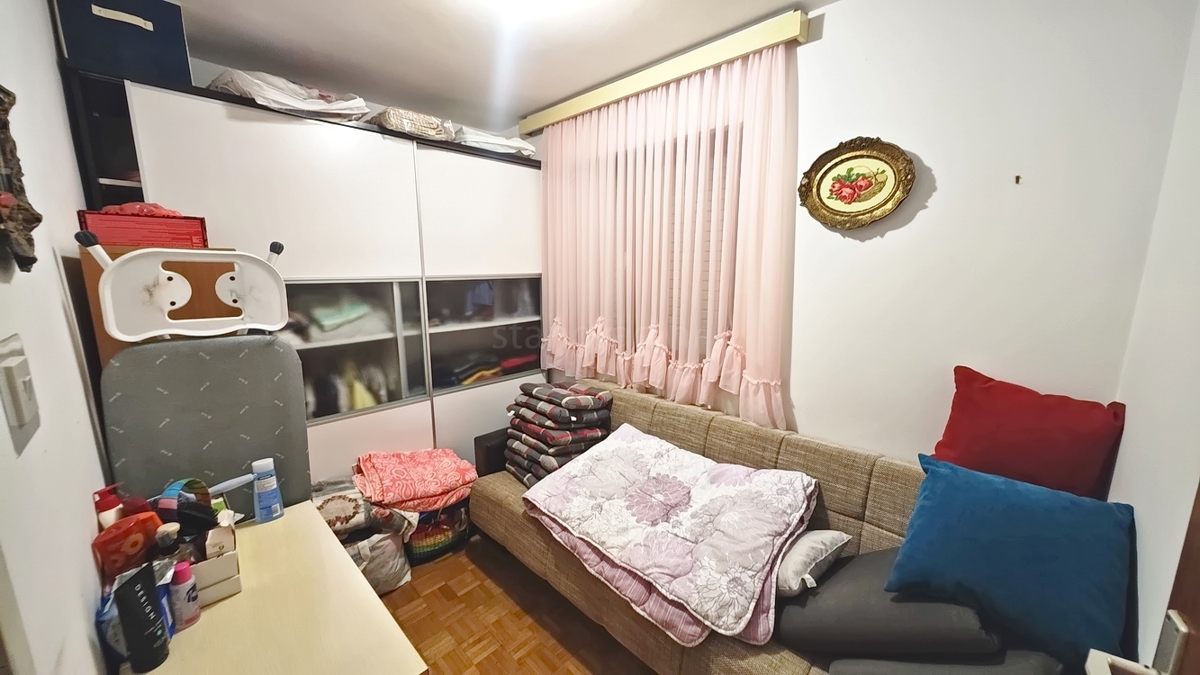 Krk, casa indipendente con 3 appartamenti nelle immediate vicinanze del mare!