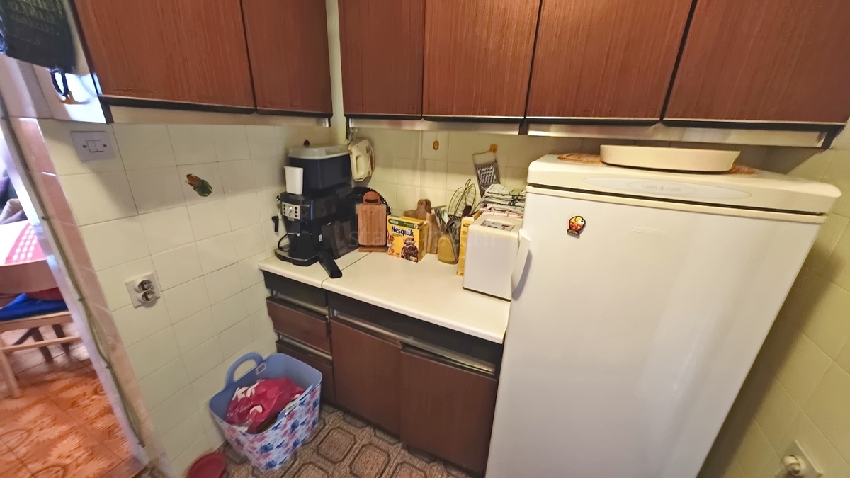 Krk, casa indipendente con 3 appartamenti nelle immediate vicinanze del mare!