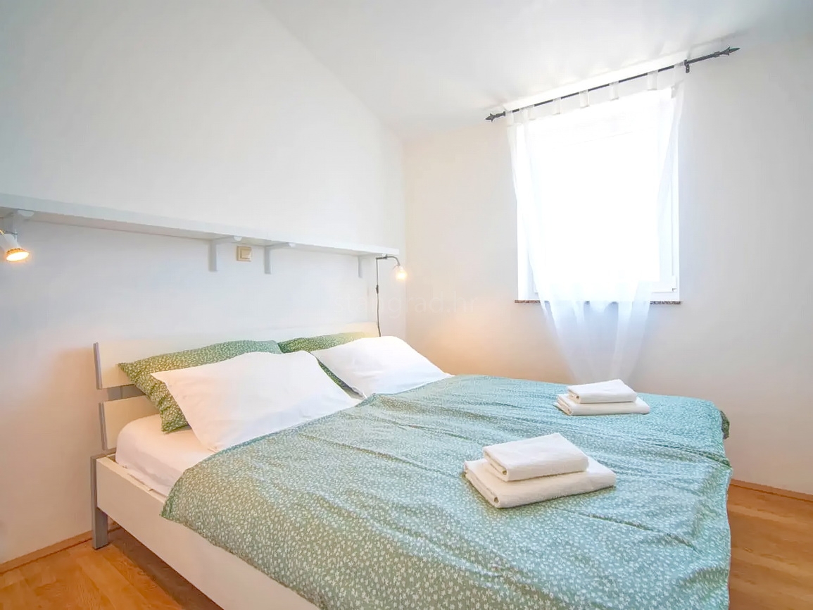 Zona di Krk, casa indipendente con piscina in posizione tranquilla!