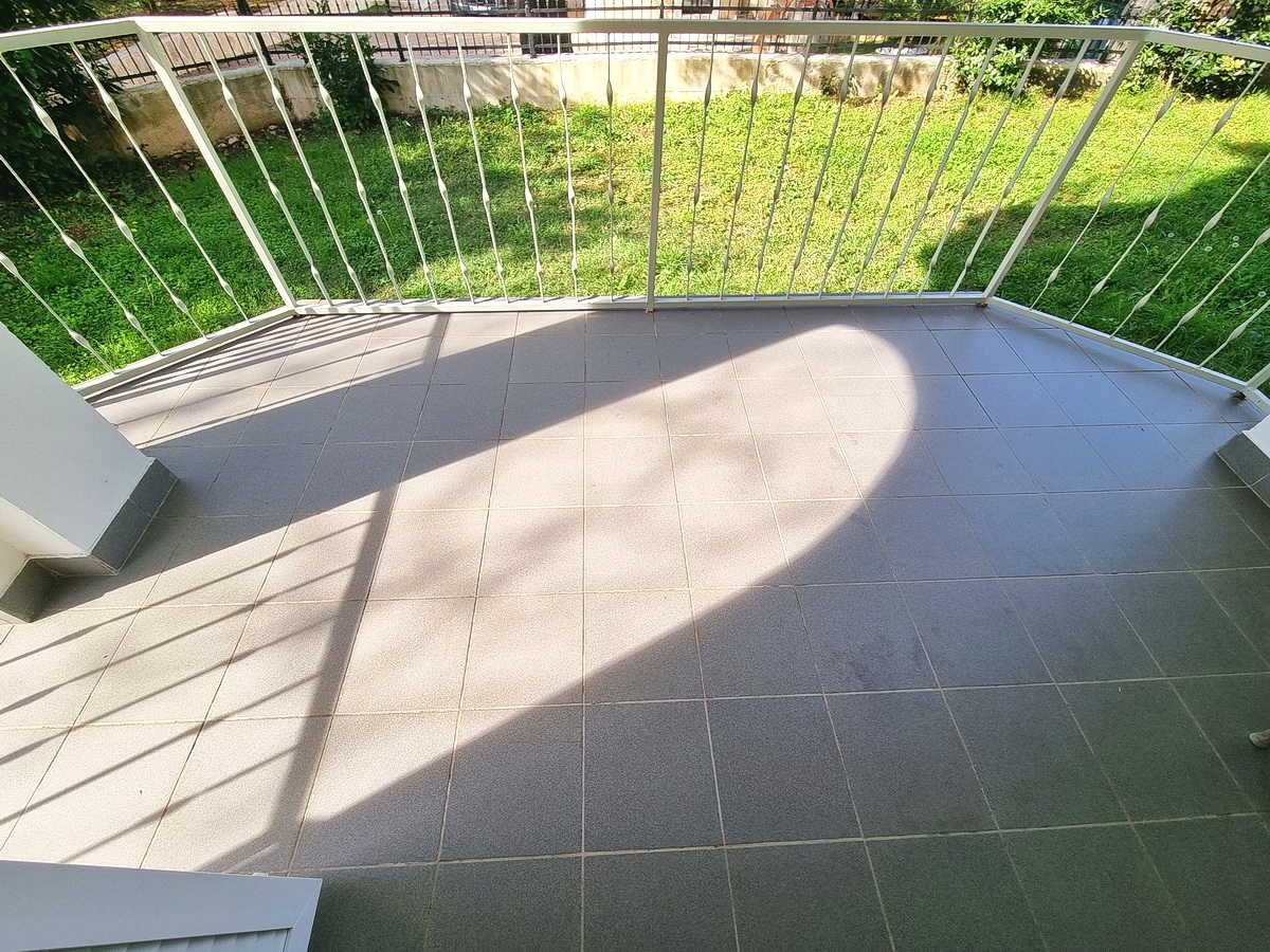 Malinska, casa indipendente con giardino in posizione tranquilla con vista!