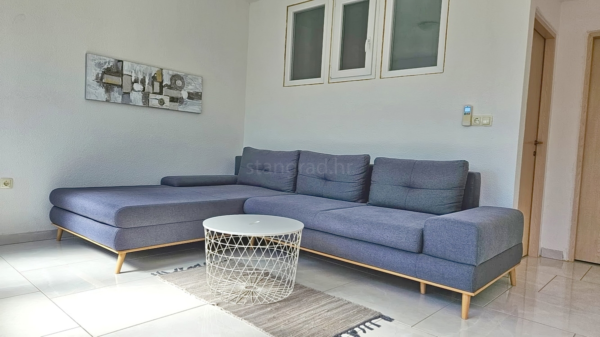 Crikvenica, appartamento completamente arredato con terrazza sul tetto e vista!