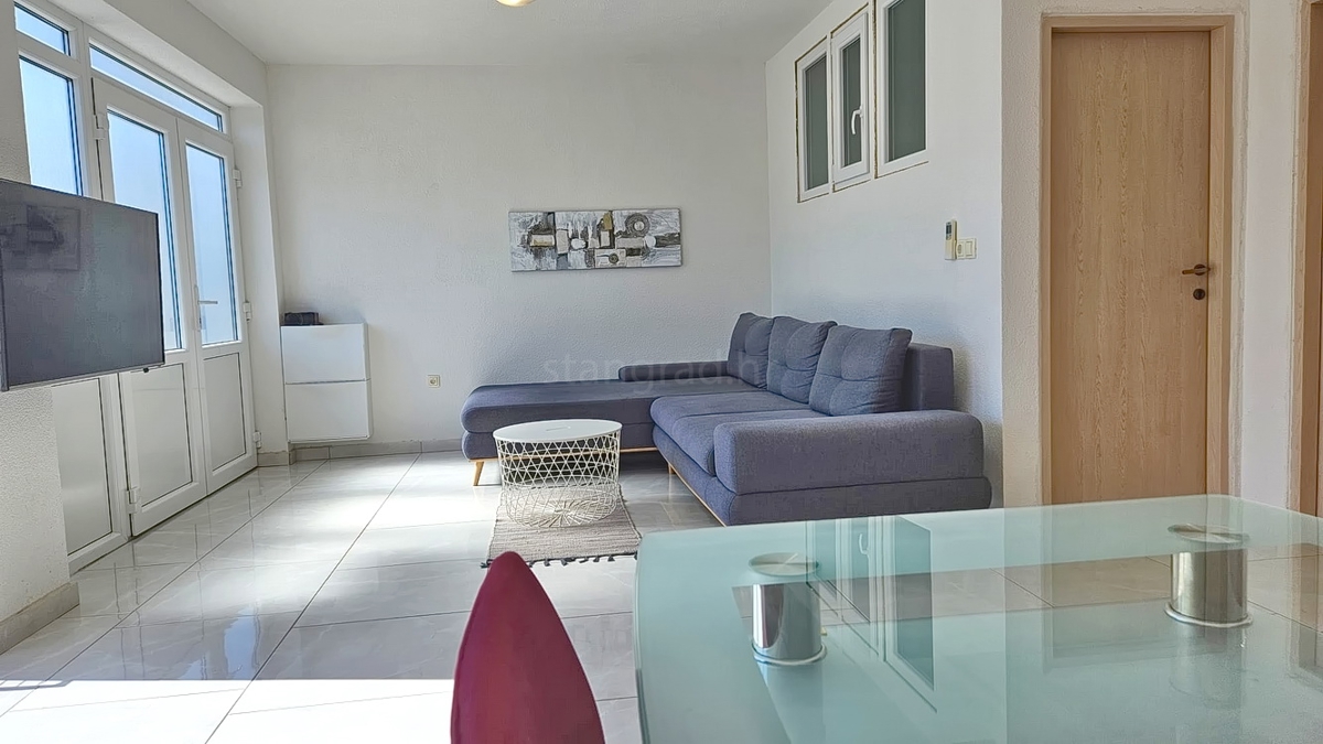 Crikvenica, appartamento completamente arredato con terrazza sul tetto e vista!