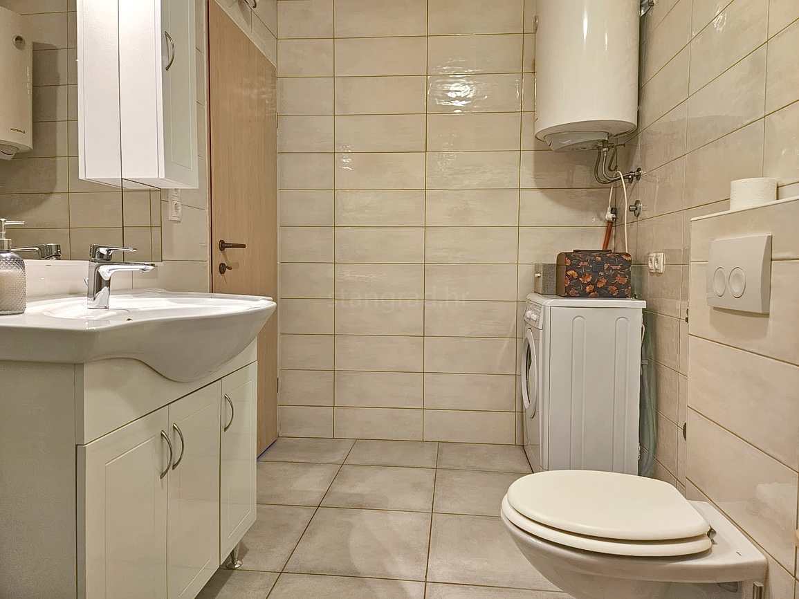 Crikvenica, appartamento completamente arredato con terrazza sul tetto e vista!