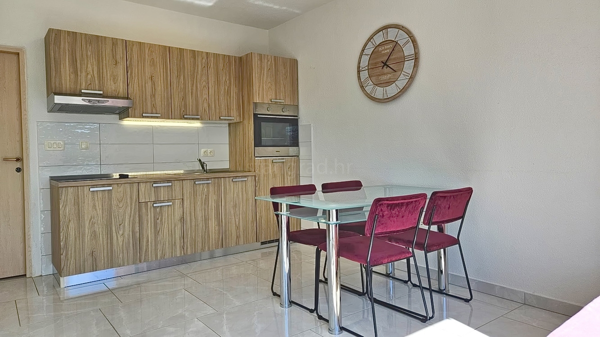 Crikvenica, appartamento completamente arredato con terrazza sul tetto e vista!