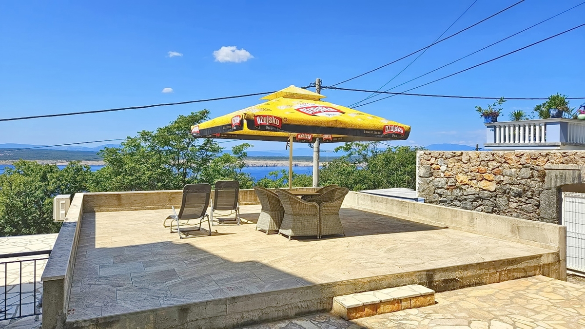 Crikvenica, appartamento completamente arredato con terrazza sul tetto e vista!