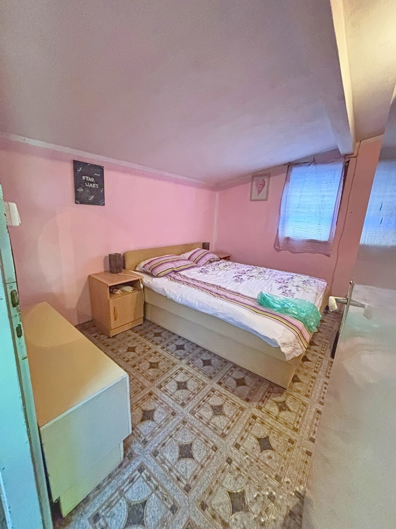 Zona Malinska, casa a un piano da ristrutturare con ampio giardino!