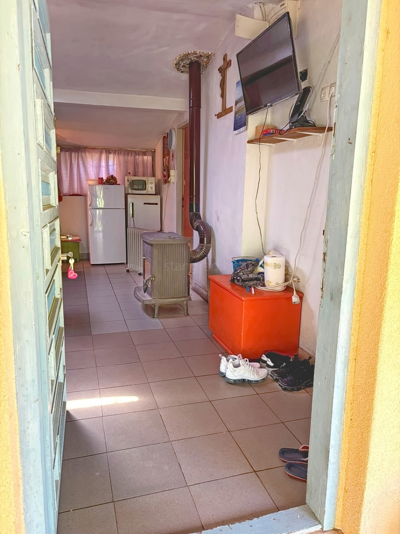 Zona Malinska, casa a un piano da ristrutturare con ampio giardino!