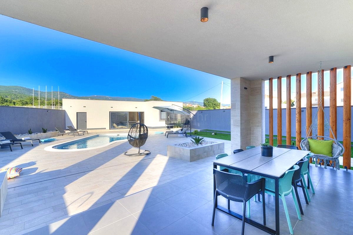 Novi Vinodolski, splendida villa con piscina, sauna e centro benessere!