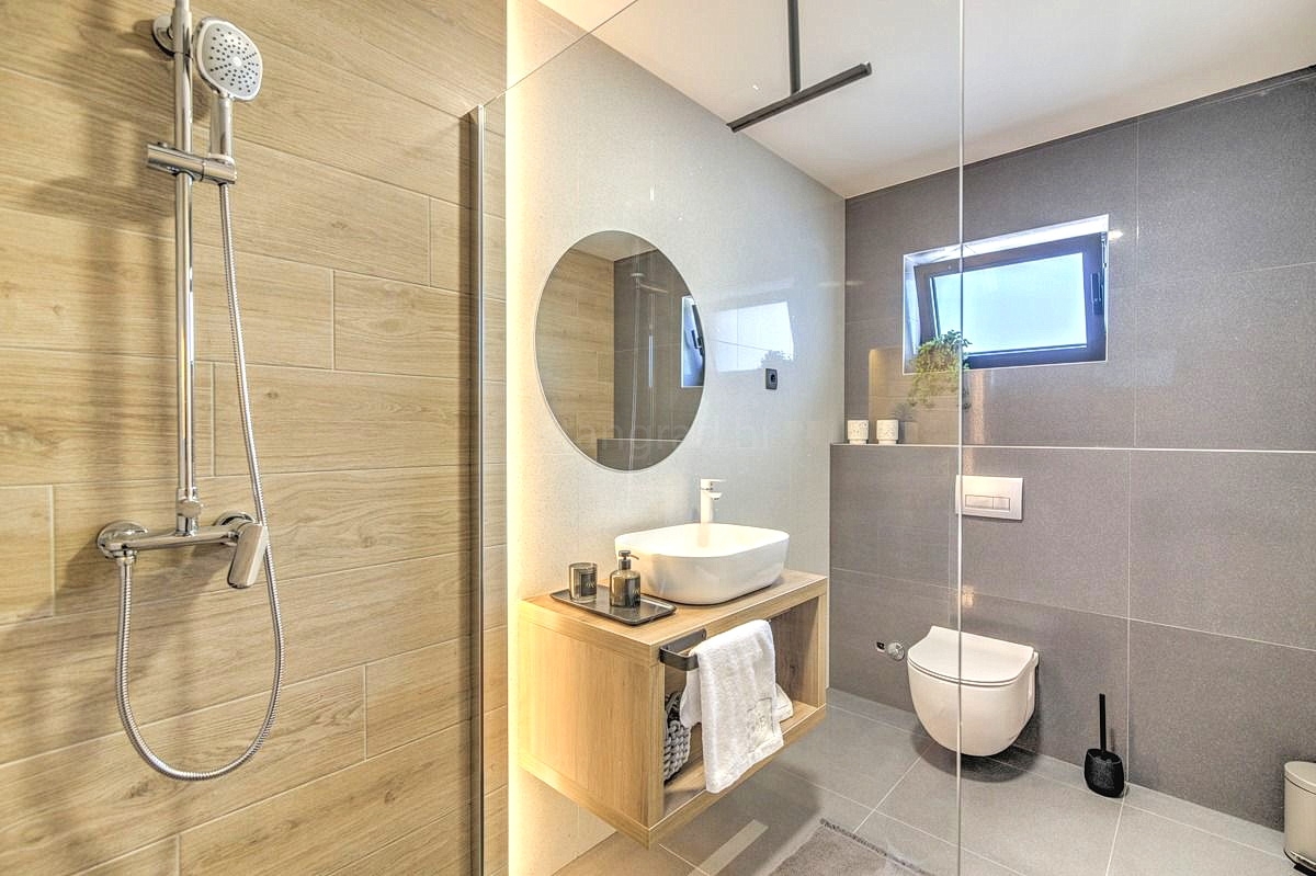 Novi Vinodolski, splendida villa con piscina, sauna e centro benessere!