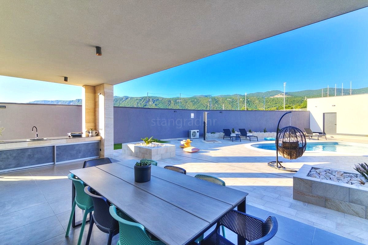 Novi Vinodolski, splendida villa con piscina, sauna e centro benessere!