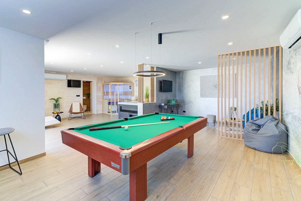 Novi Vinodolski, splendida villa con piscina, sauna e centro benessere!