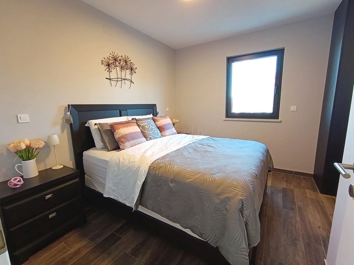 Malinska, appartamento confortevole con grande terrazza e vista mare