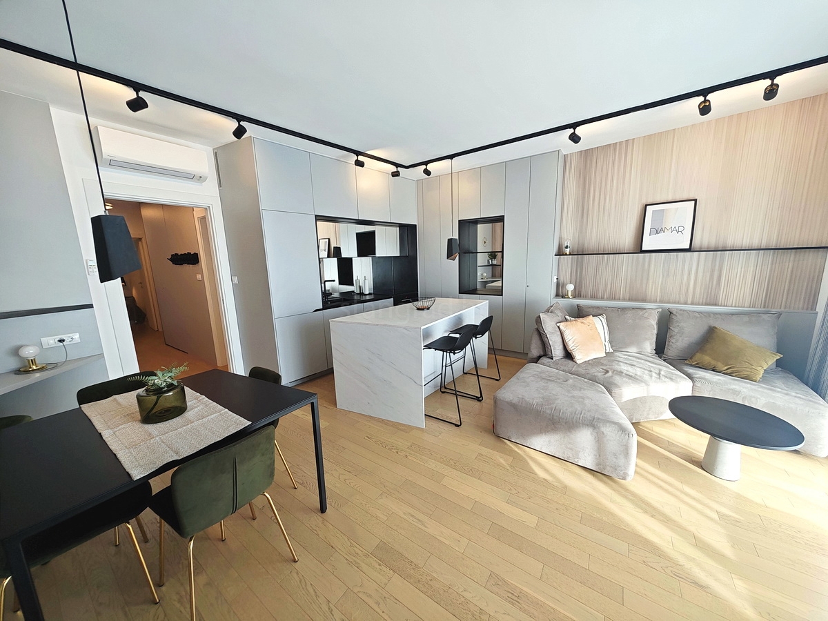 Città di Krk, moderno appartamento al piano terra con vista mare!