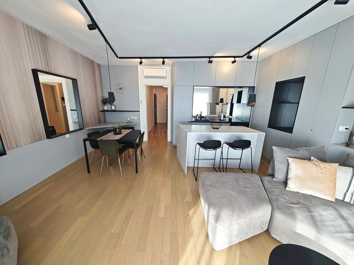 Città di Krk, moderno appartamento al piano terra con vista mare!