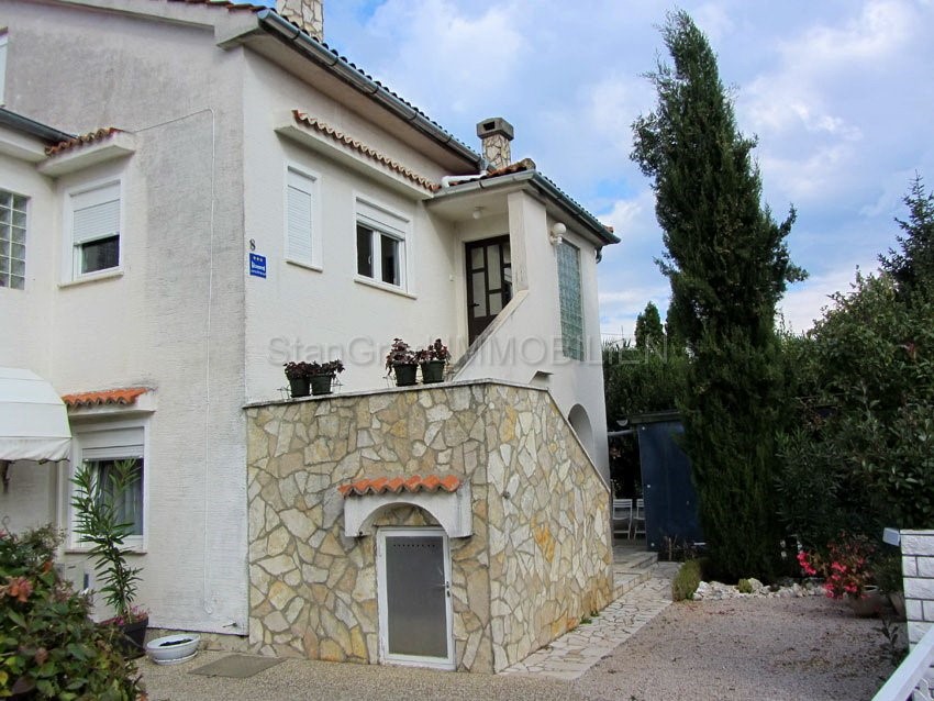 Malinska, bella casa con giardino e pergolato vendita