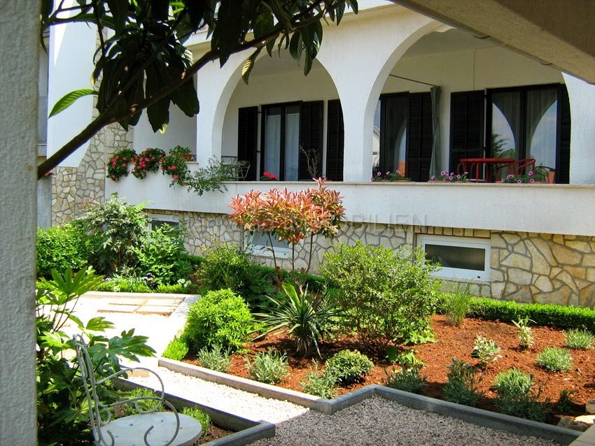 Malinska, bella casa con giardino e pergolato vendita