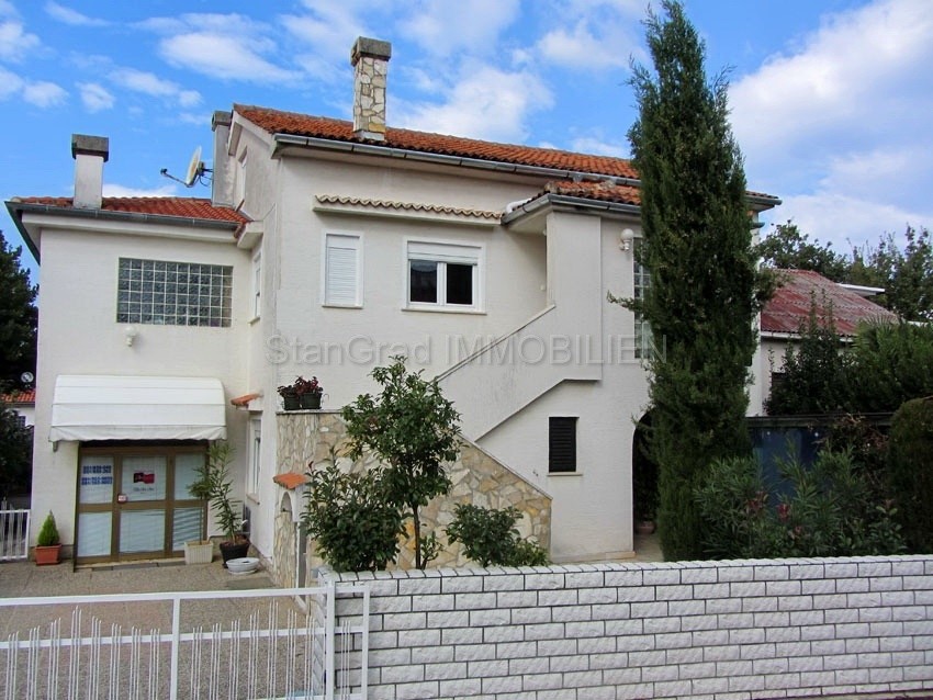 Malinska, bella casa con giardino e pergolato vendita