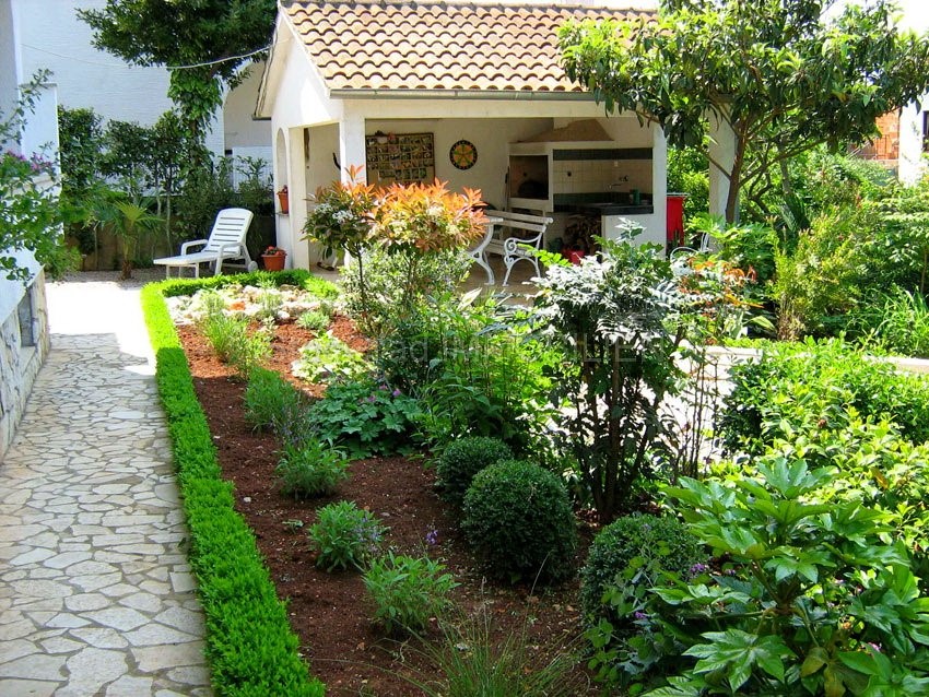 Malinska, bella casa con giardino e pergolato vendita