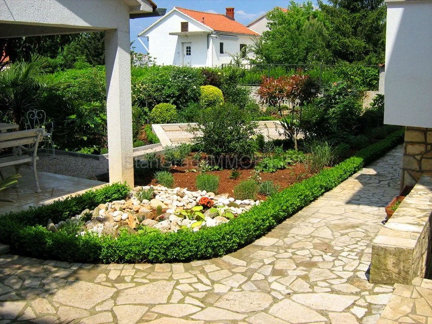 Malinska, bella casa con giardino e pergolato vendita