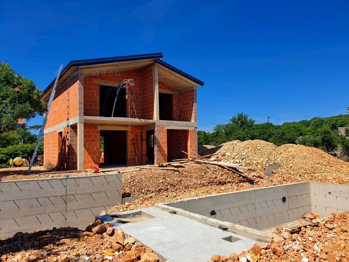 Vrbnik, casa indipendente in costruzione con piscina e vista panoramica