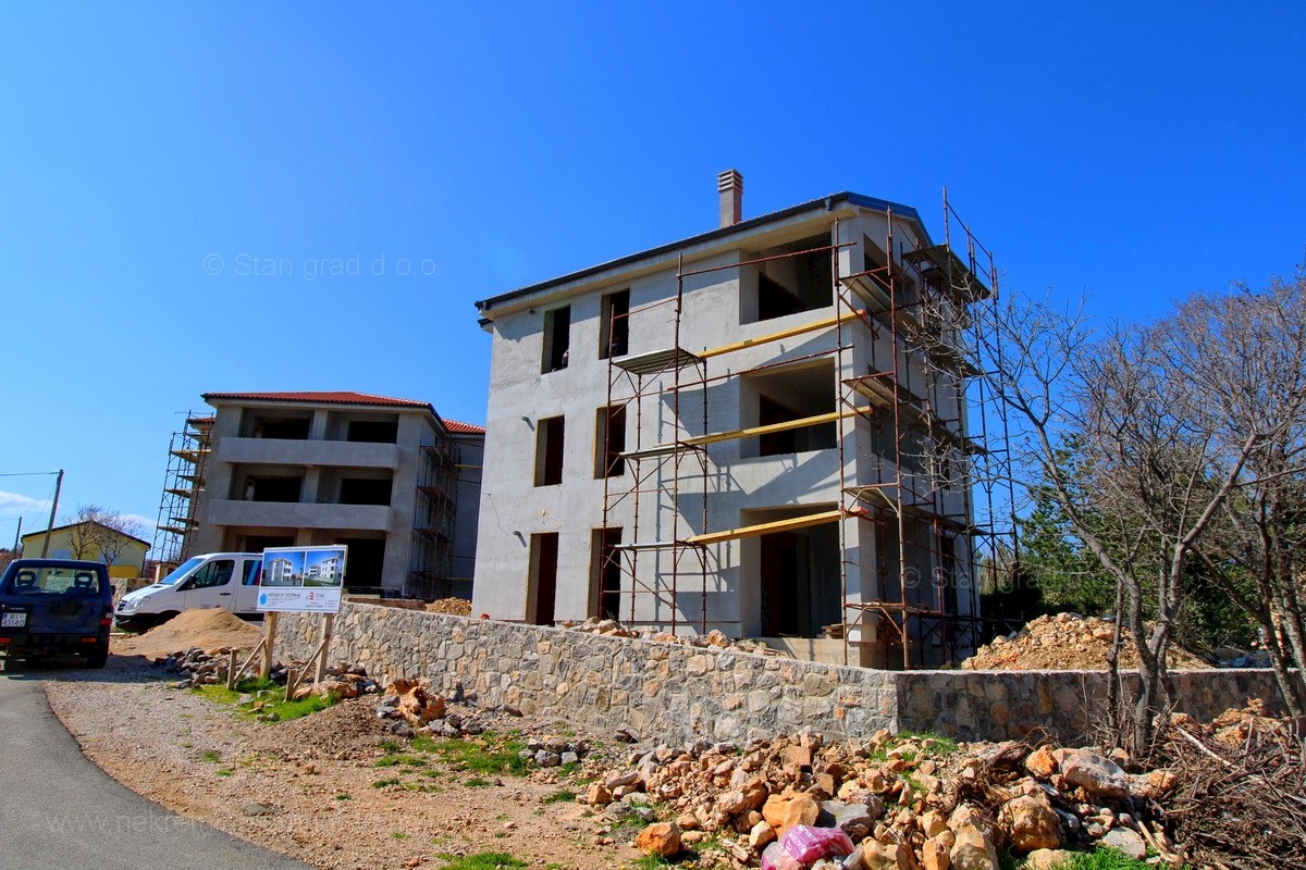 Silo, appartamento al piano terra di nuova palazzina, vicino al mare, VENDESI!