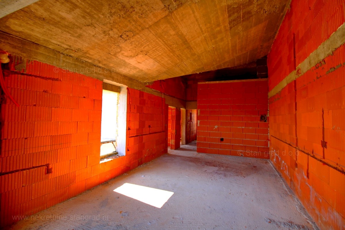 Silo, appartamento al piano terra di nuova palazzina, vicino al mare, VENDESI!