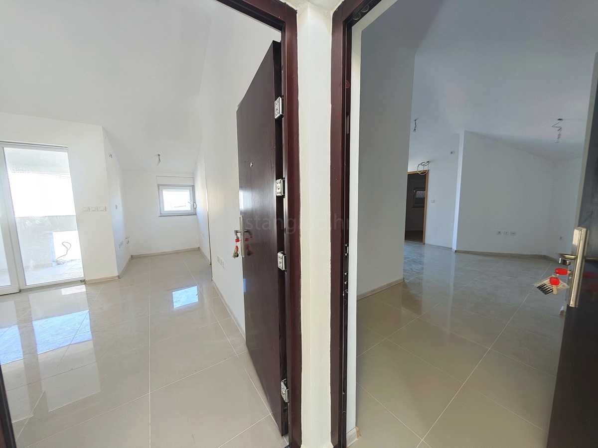 Šilo, in vendita, eccezionale appartamento al secondo piano in una posizione vicino al mare