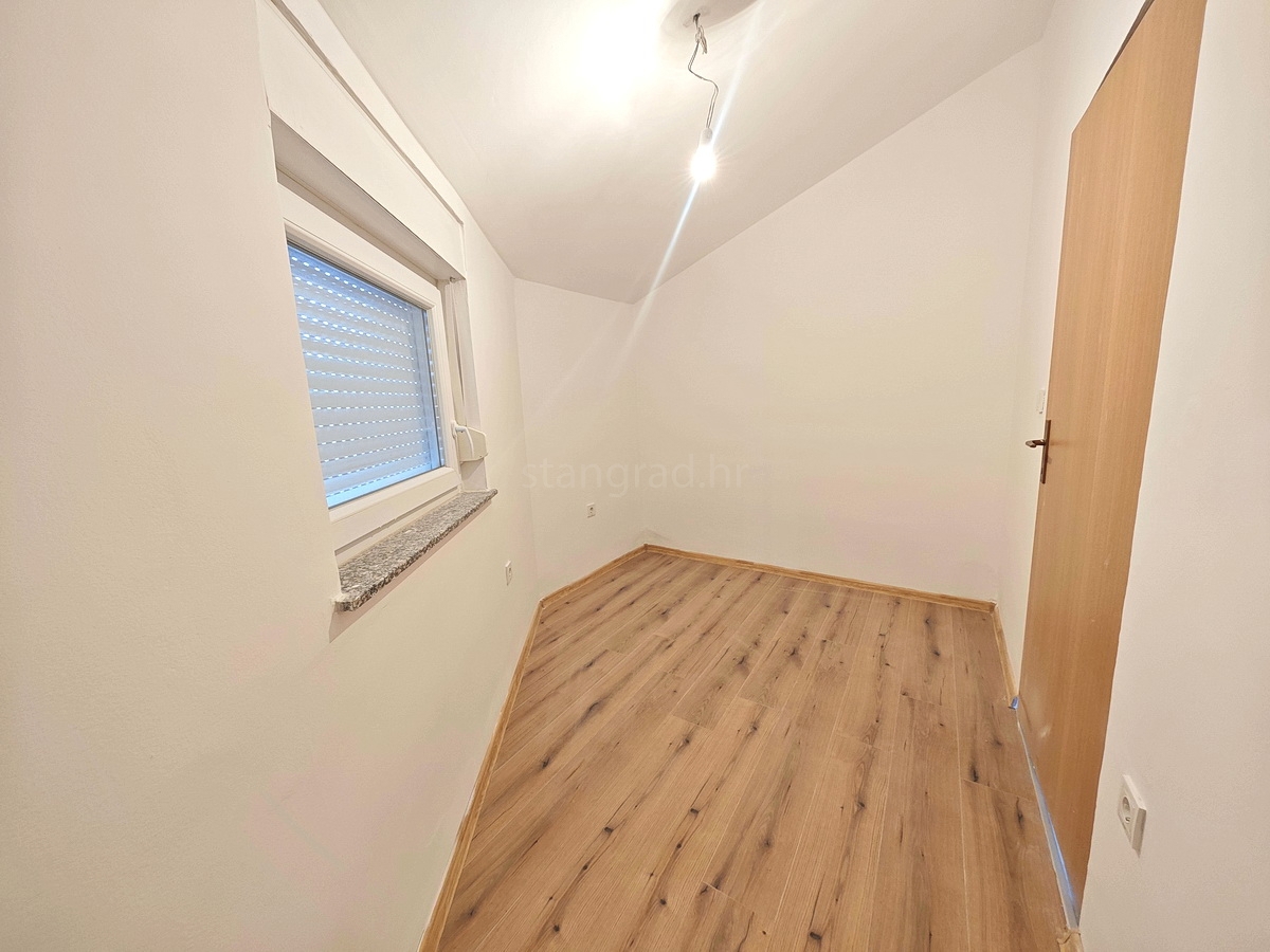 Šilo, in vendita, eccezionale appartamento al secondo piano in una posizione vicino al mare