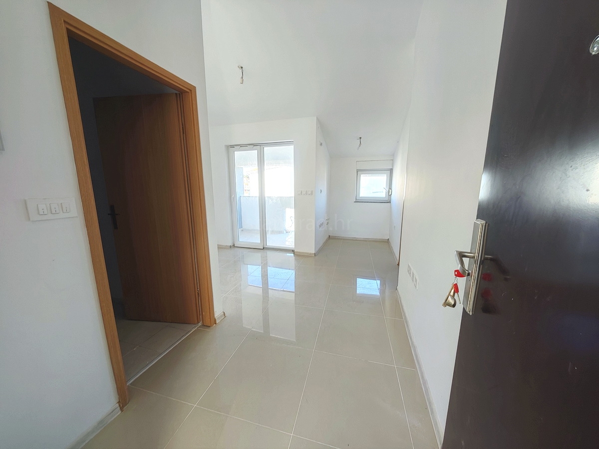 Šilo, in vendita, eccezionale appartamento al secondo piano in una posizione vicino al mare