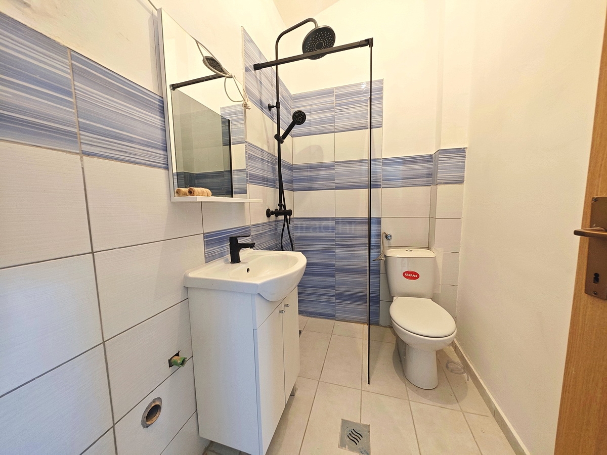 Šilo, in vendita, eccezionale appartamento al secondo piano in una posizione vicino al mare