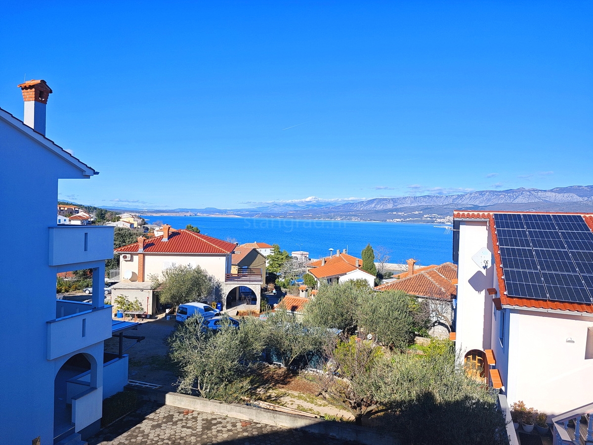 Šilo, in vendita, eccezionale appartamento al secondo piano in una posizione vicino al mare