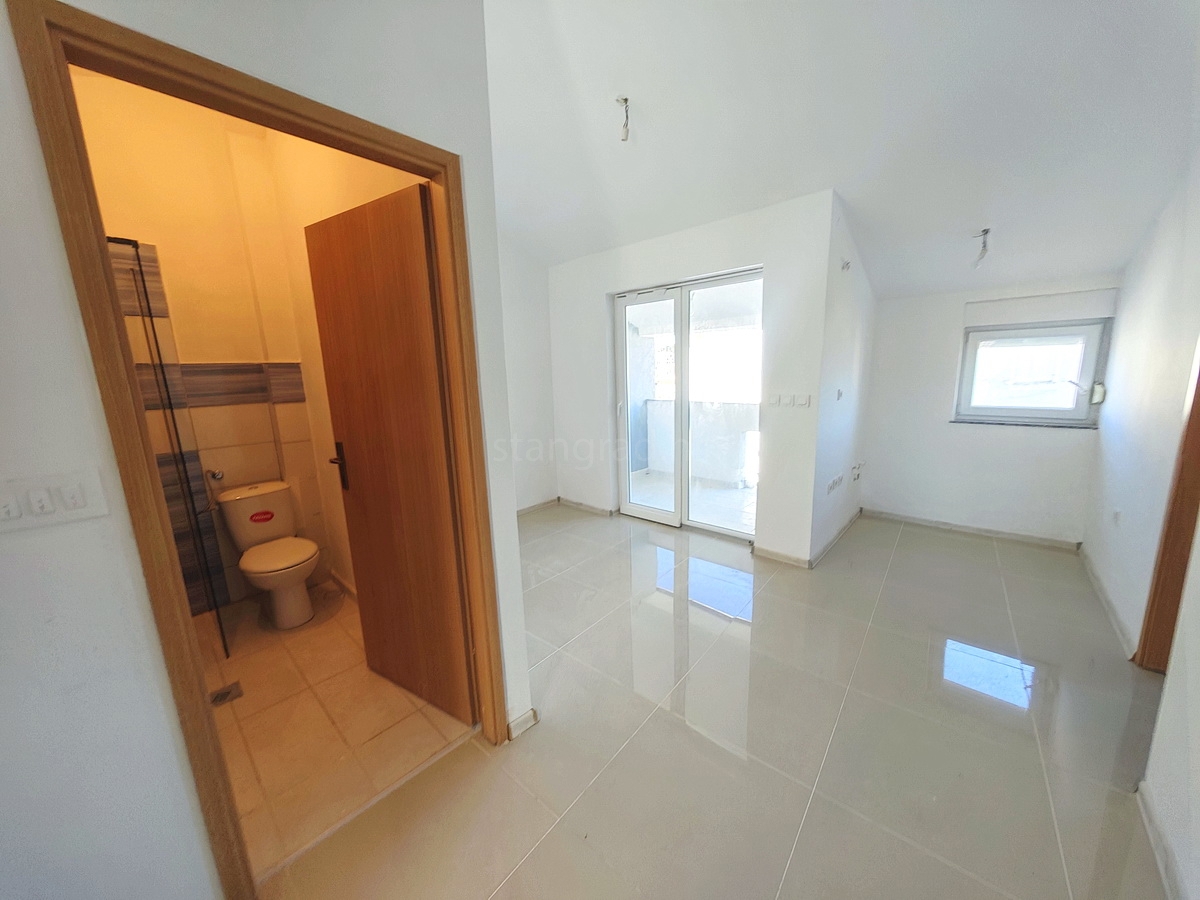 Šilo, in vendita, eccezionale appartamento al secondo piano in una posizione vicino al mare