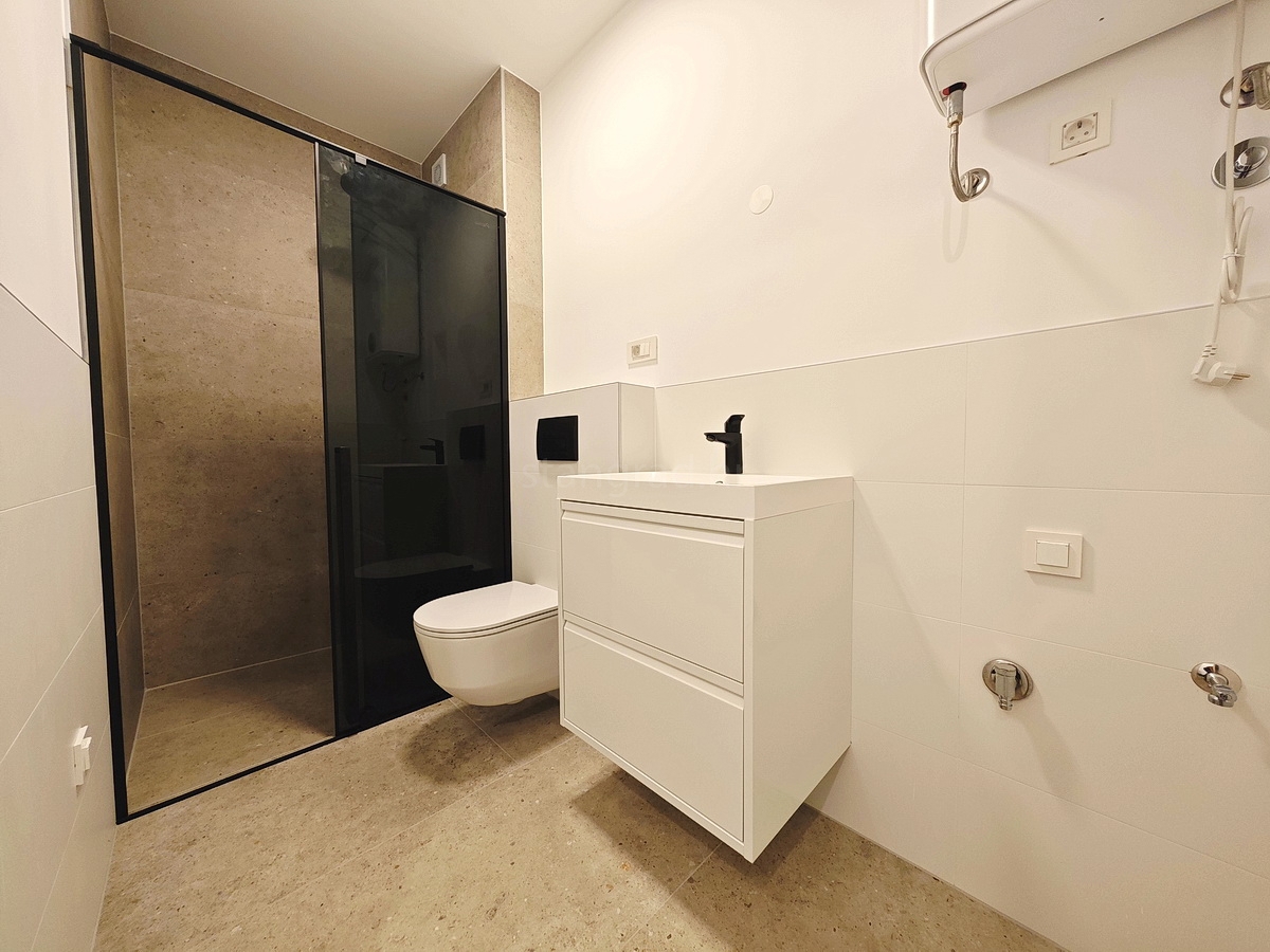 Omišalj, vendita, eccezionale appartamento al primo piano vicino al mare!