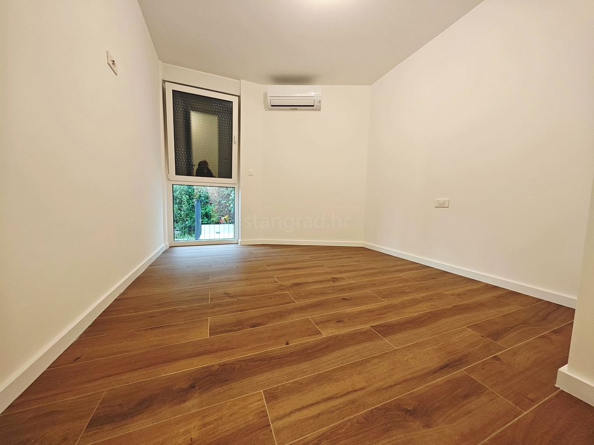 Omišalj, vendita, eccezionale appartamento al primo piano vicino al mare!