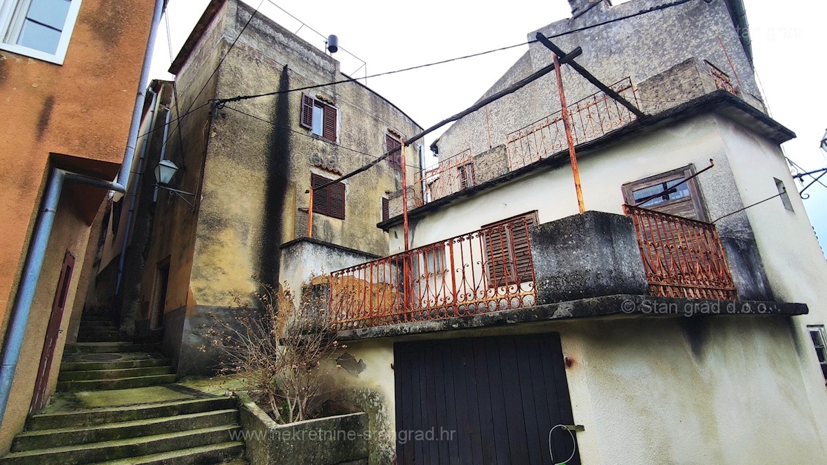 Dobrinj, centro, autentica casa in pietra con vista mare!