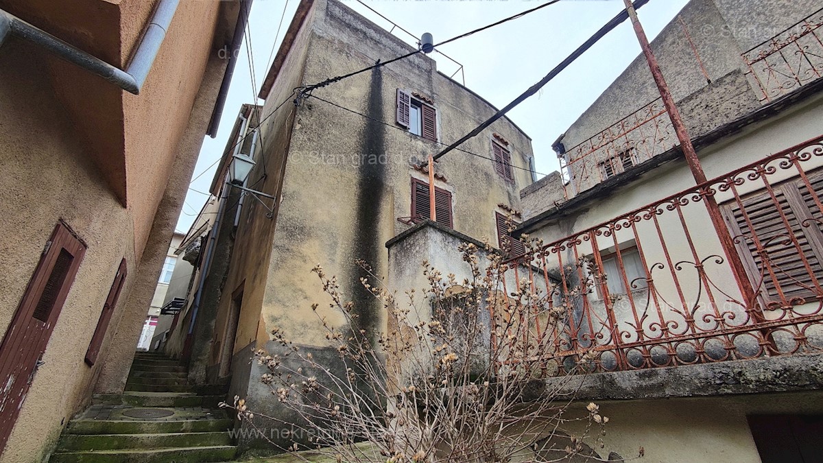 Dobrinj, centro, autentica casa in pietra con vista mare!