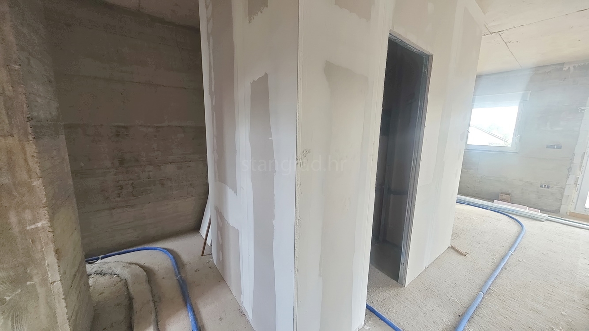 Krk, appartamento al 2° piano di un nuovo edificio in ottima posizione!