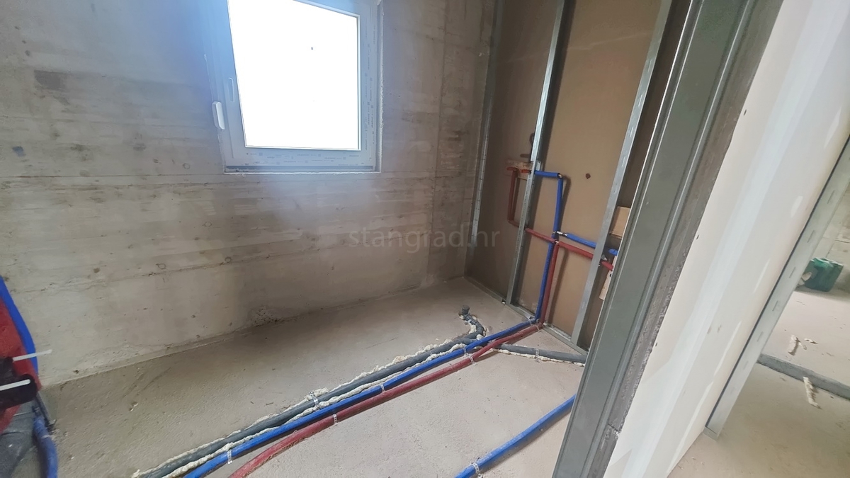 Krk, appartamento al 2° piano di un nuovo edificio in ottima posizione!