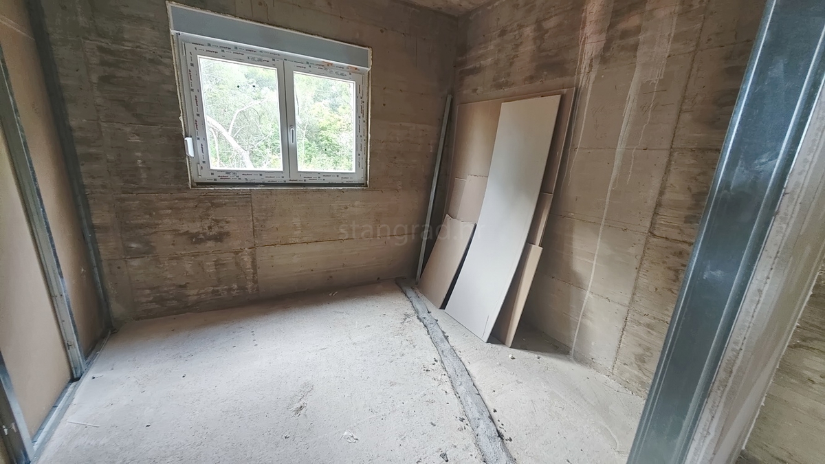 Krk, appartamento al 2° piano di un nuovo edificio in ottima posizione!