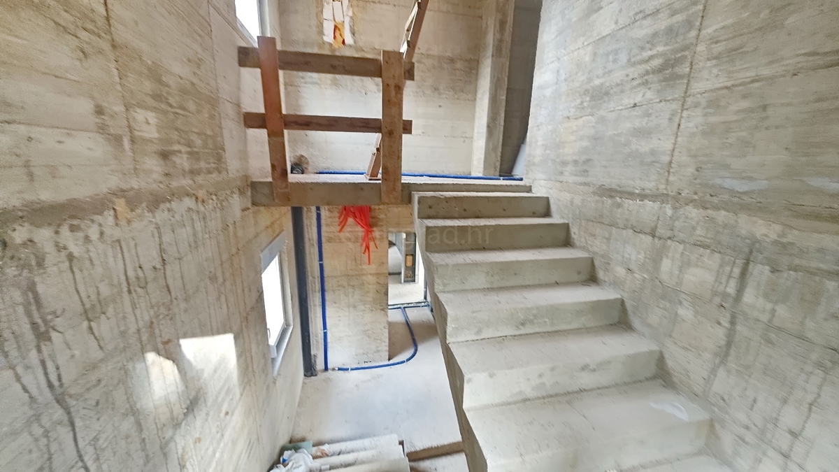 Krk, appartamento al 2° piano di un nuovo edificio in ottima posizione!