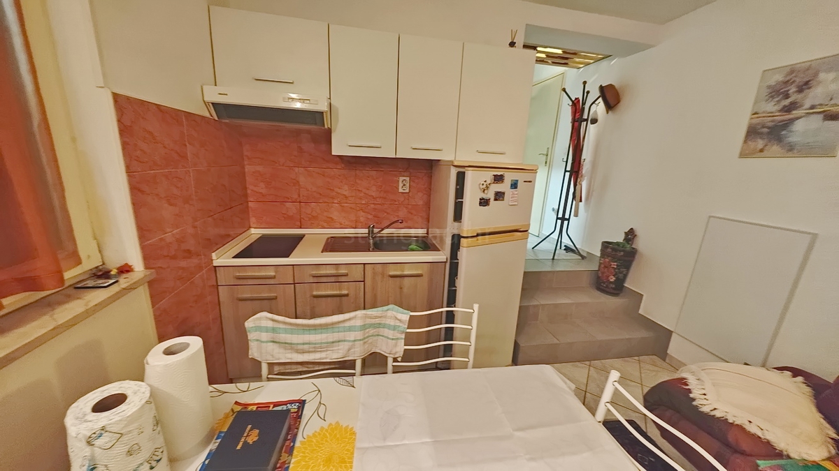 Njivice, appartamento duplex arredato con terrazza!