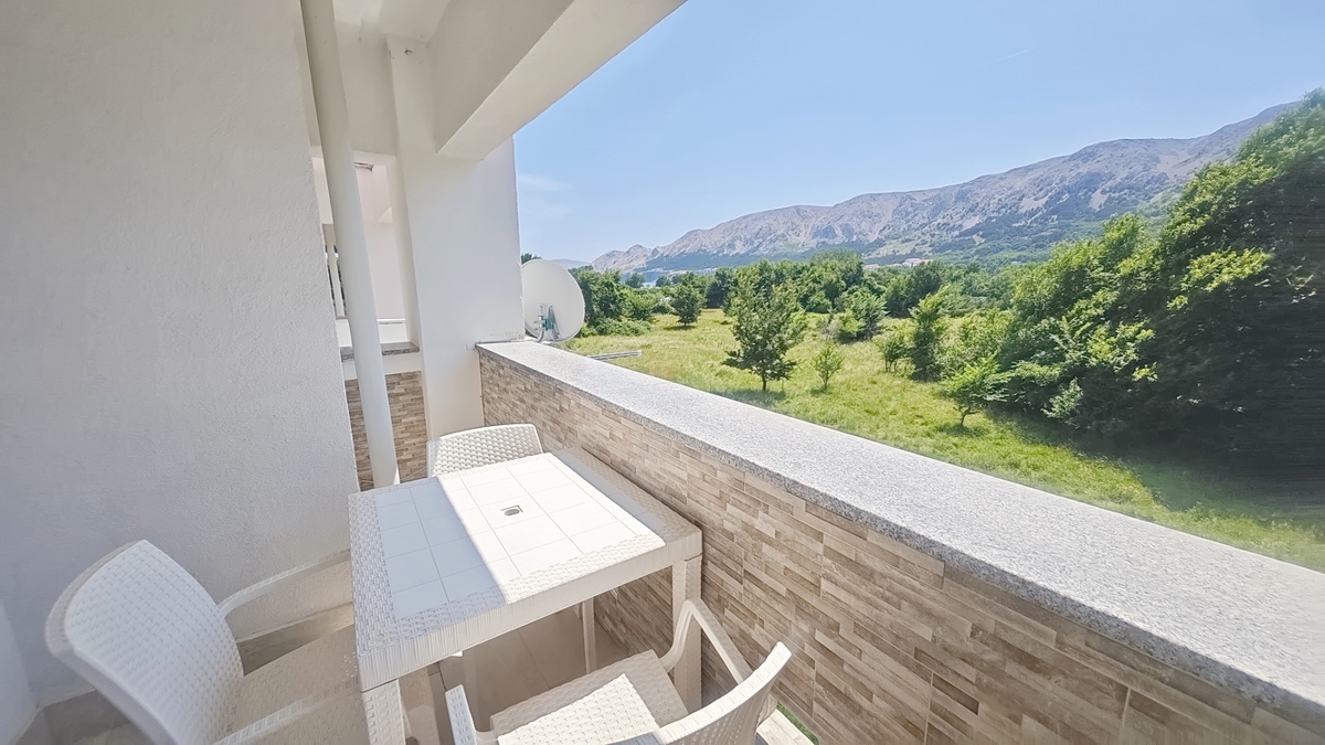 Baška, appartamento duplex vicino al mare!