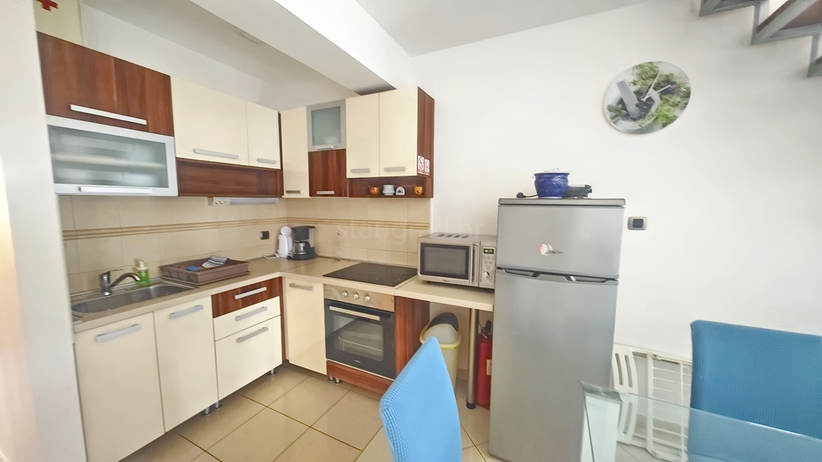 Baška, appartamento duplex vicino al mare!