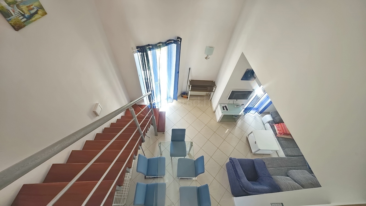 Baška, appartamento duplex vicino al mare!