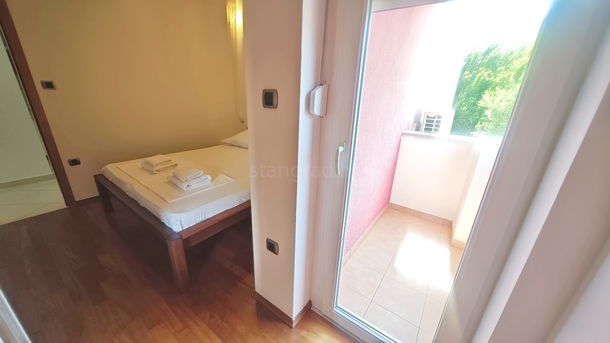 Baška, appartamento duplex vicino al mare!