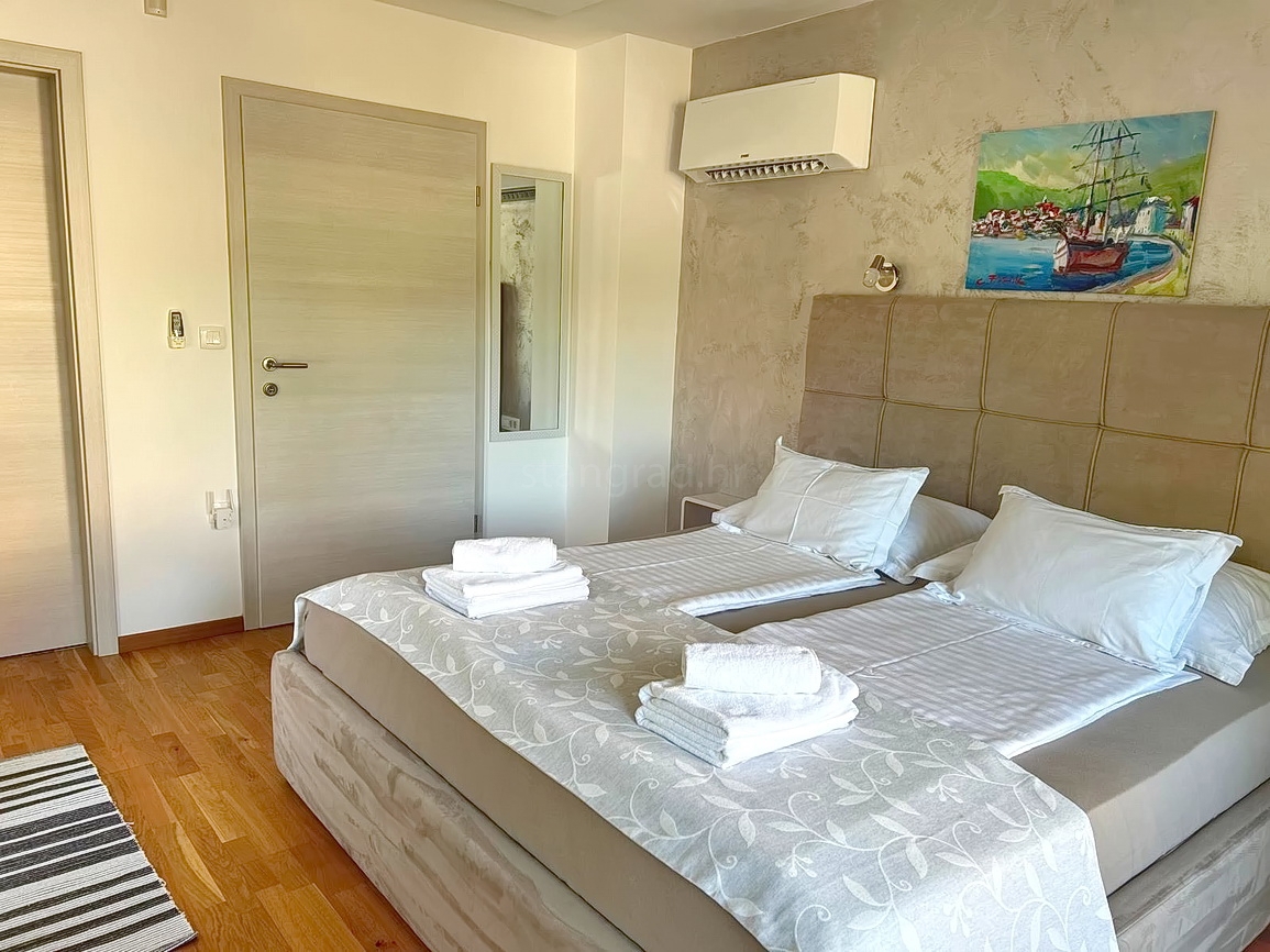 Dobrinj, bellissima villa con piscina e ampio giardino!
